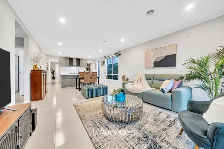 9 Dewhurst Circuit, Cranbourne East VIC 3977