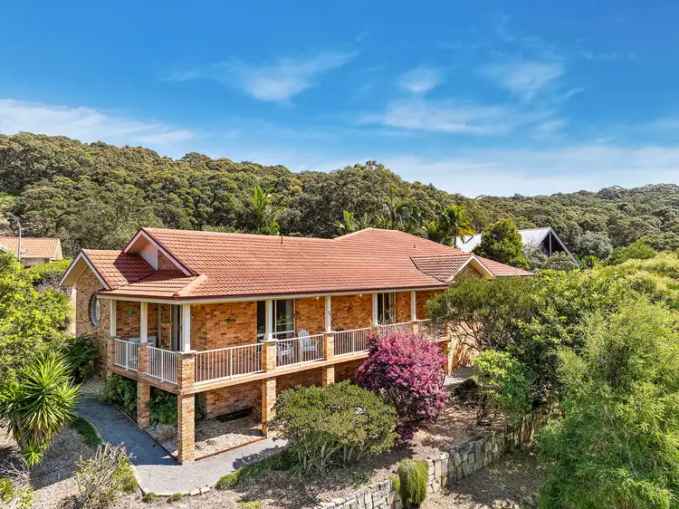 71 Silky Oak Drive, Caves Beach NSW 2281