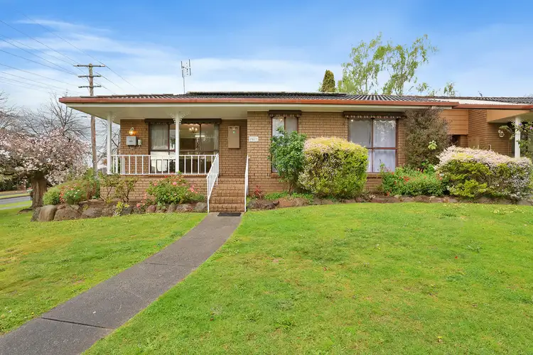 Main view of Homely unit listing, 1/32 Young Street, Drouin VIC 3818