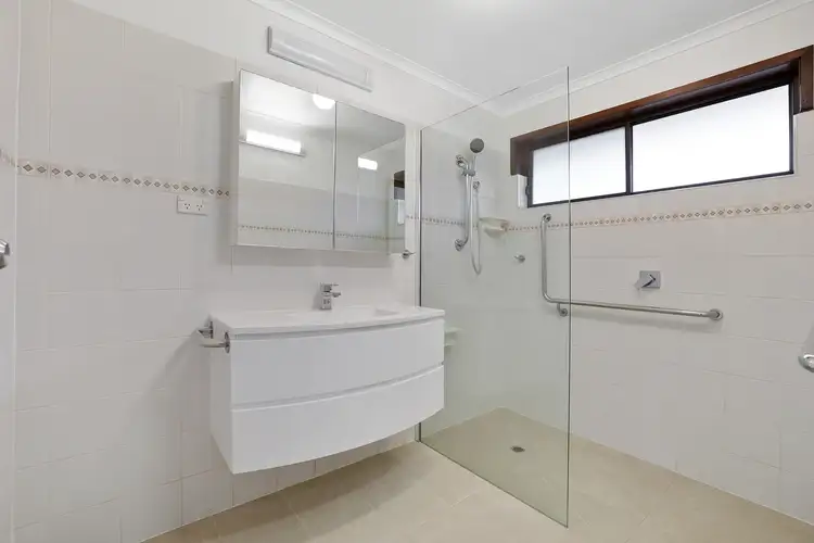 Sixth view of Homely unit listing, 1/32 Young Street, Drouin VIC 3818