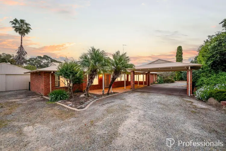 18 Ray Close, Byford WA 6122