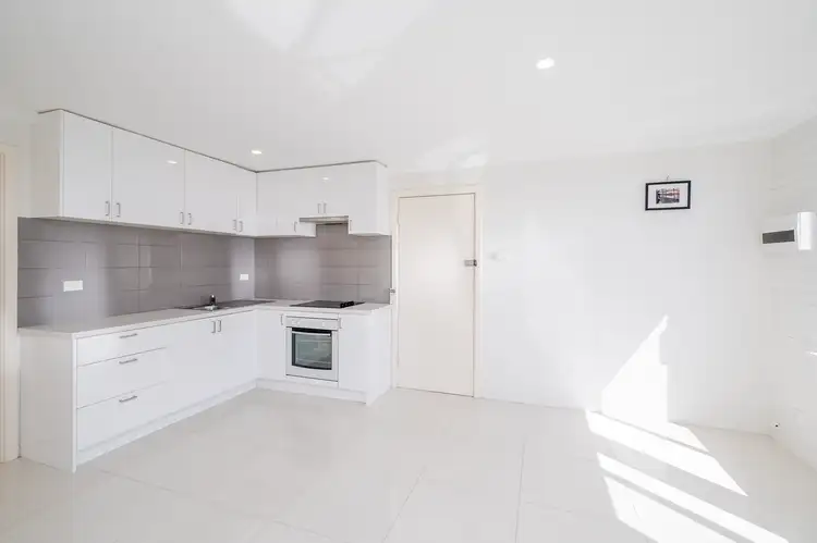 2/27 Robin Avenue, Sorrento WA 6020