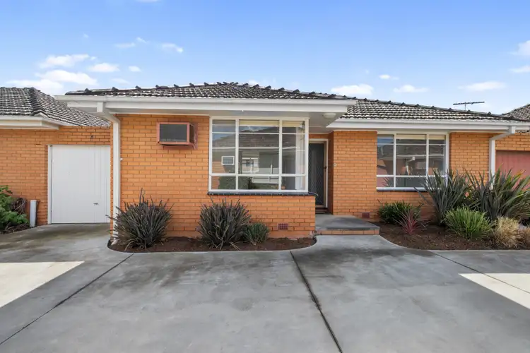 91 Railway Crescent