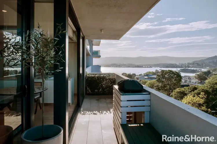 401/148A Albany Street, Point Frederick NSW 2250