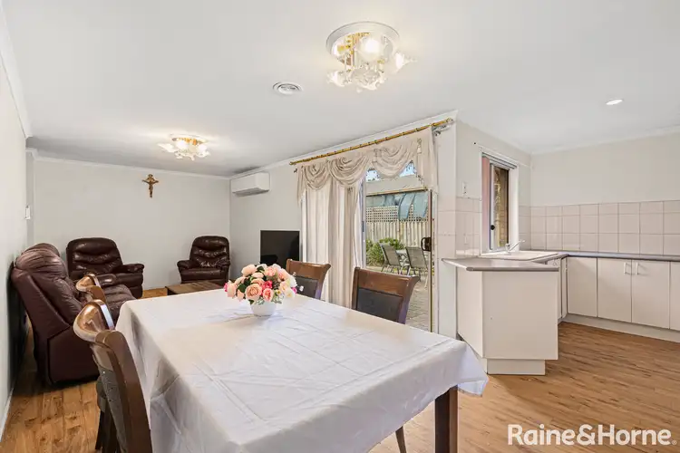 Fifth view of Homely house listing, 8 Conroy place, Roxburgh Park VIC 3064