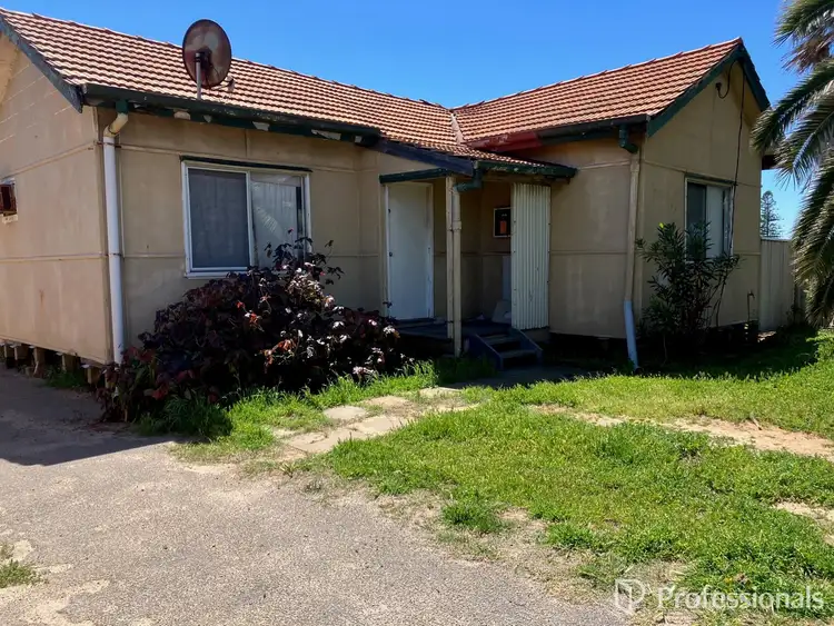 7 Eliot Street, Beachlands WA 6530