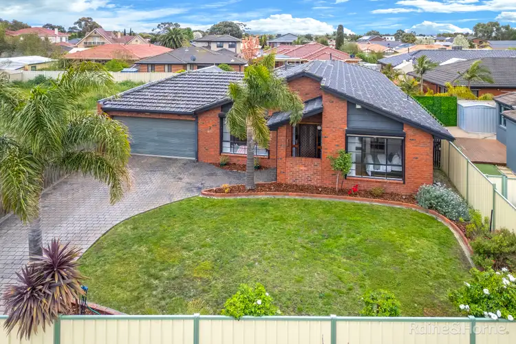 2 Fergus Court, Sydenham VIC 3037
