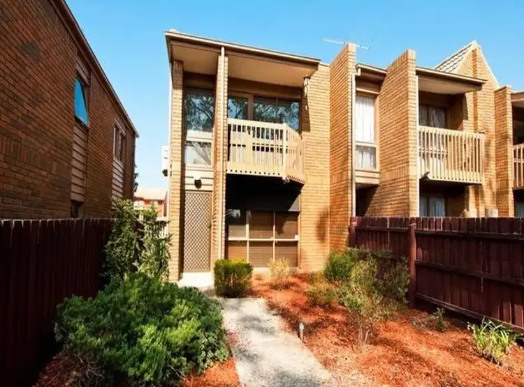 1/35 Ballarat Road, Footscray VIC 3011