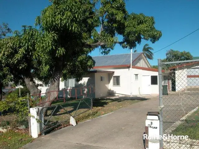 3 Yarroon Street, Gladstone Central QLD 4680