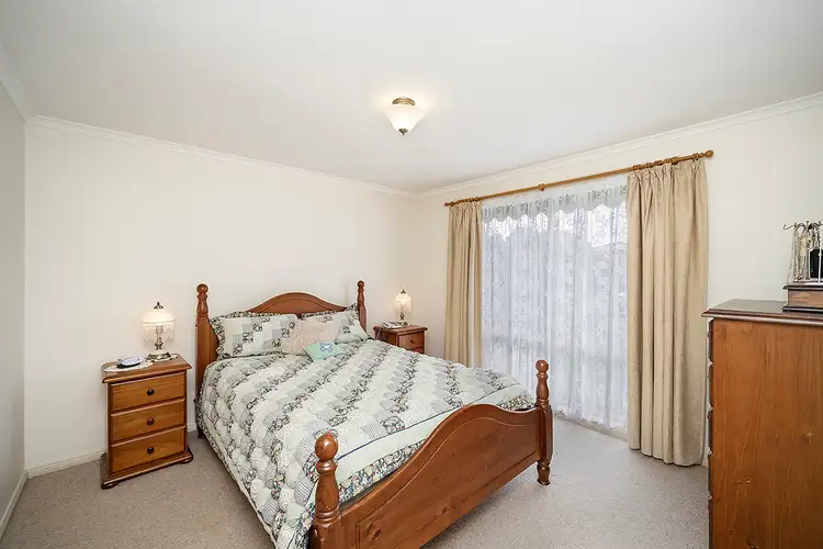 Fifth view of Homely house listing, 2 Kent Manor, Hamilton VIC 3300