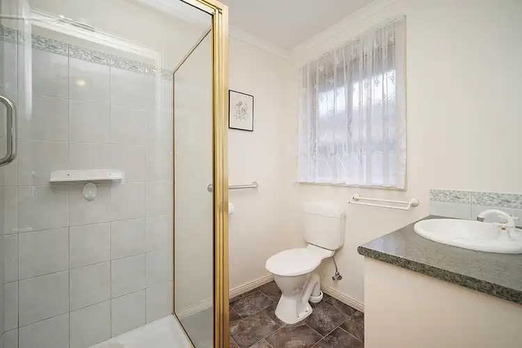 Sixth view of Homely house listing, 2 Kent Manor, Hamilton VIC 3300