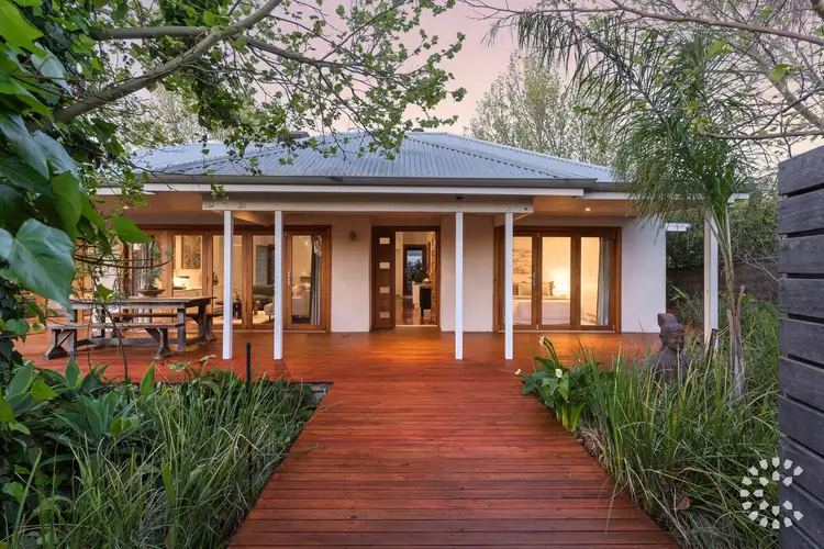 2 Lynn Street, Hilton WA 6163