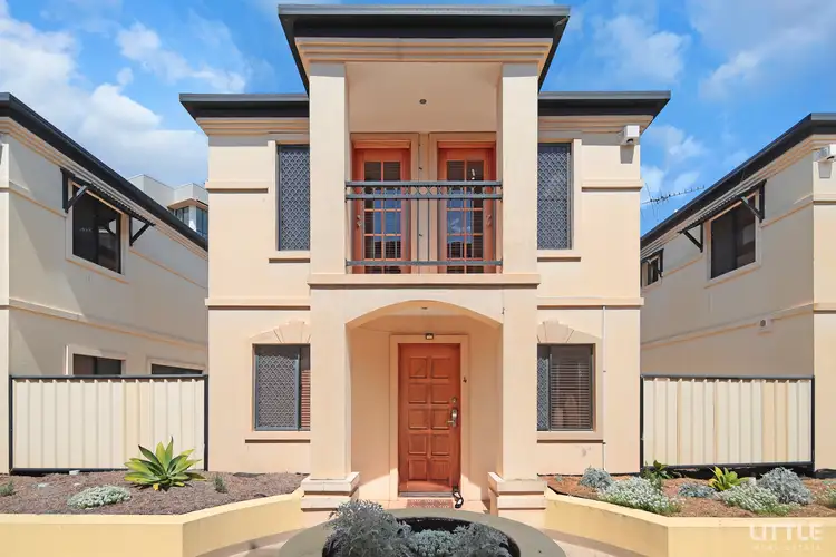 4/136 Central Avenue, Indooroopilly QLD 4068