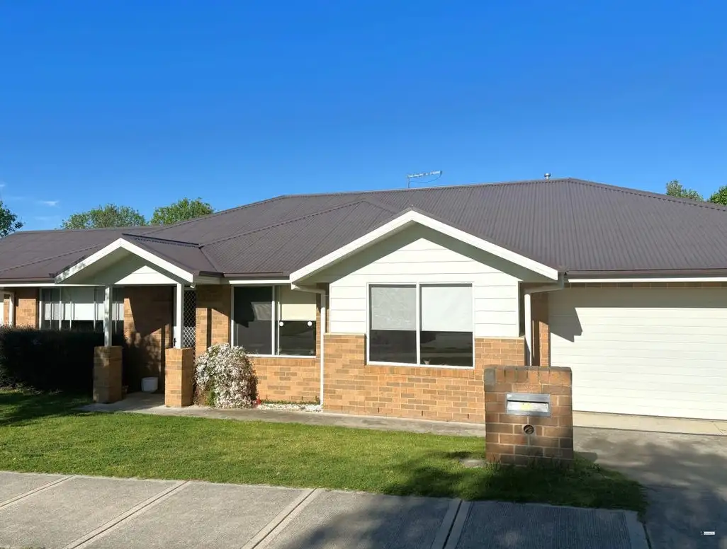 Main view of Homely house listing, 11 Honeyeater Circuit, Thurgoona NSW 2640