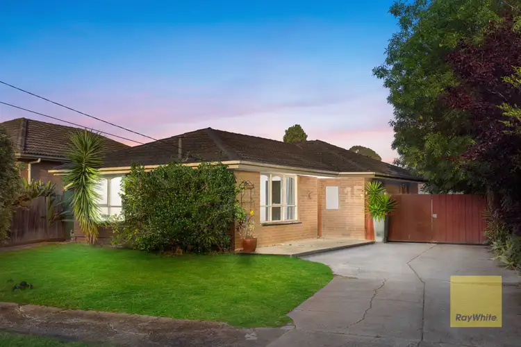 15 Vincent Street, Deer Park VIC 3023
