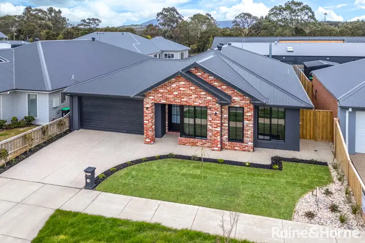 11 Cotton Circuit, Gisborne VIC 3437