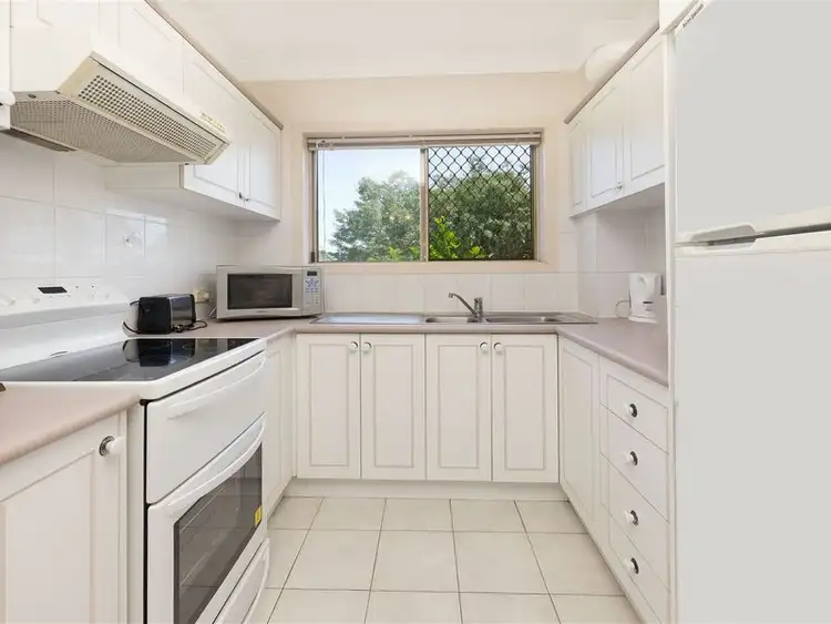 2/49 Amelia Street, Coorparoo QLD 4151