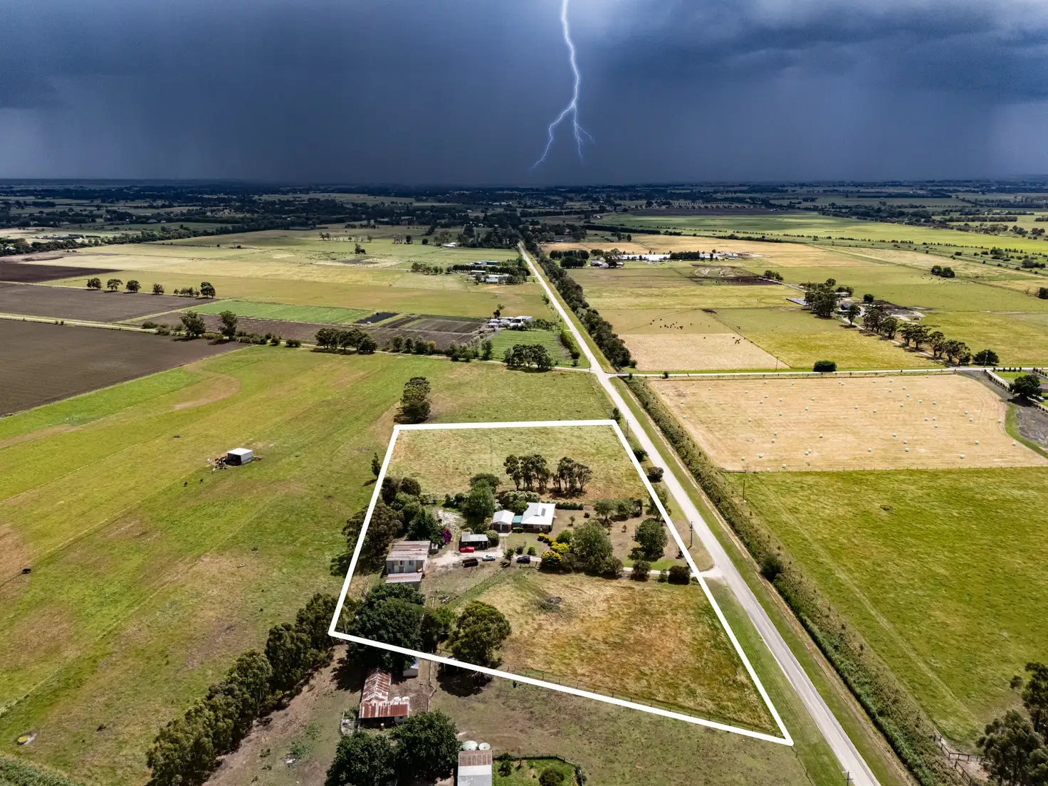 Main view of Homely rural property listing, 190 Murray Road, Cora Lynn VIC 3814