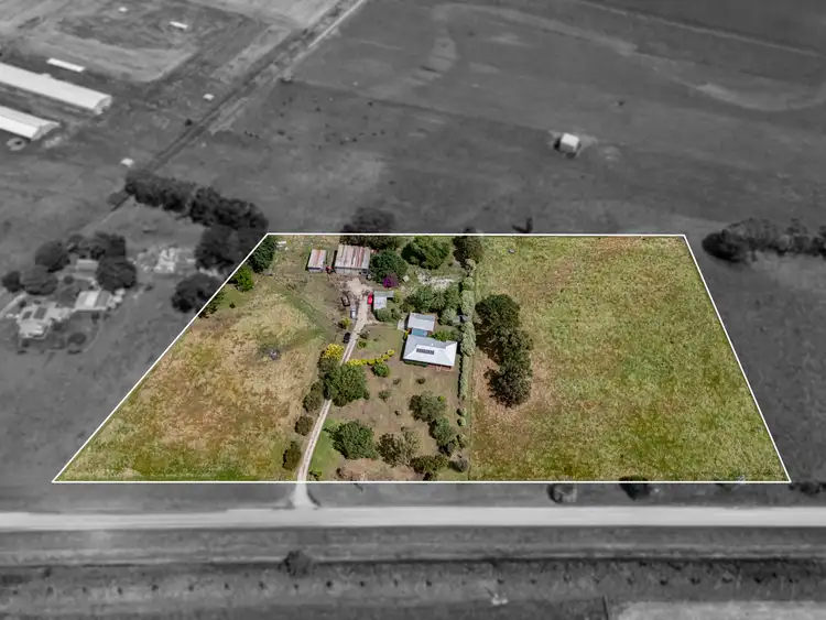 Second view of Homely rural property listing, 190 Murray Road, Cora Lynn VIC 3814
