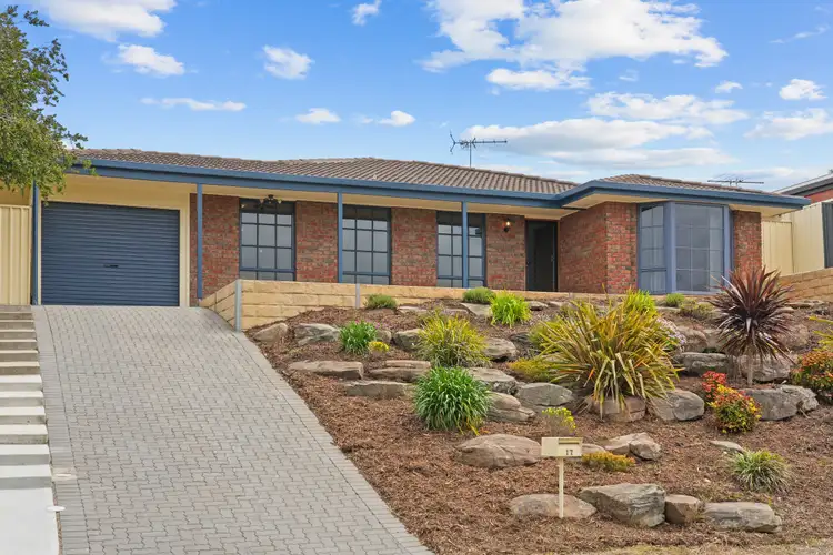 17 Quinvale Road, Hallett Cove SA 5158