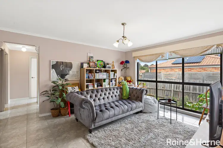 Fourth view of Homely house listing, 2 Sporing Court, Roxburgh Park VIC 3064