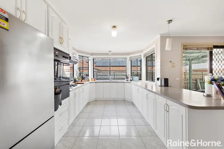 Sixth view of Homely house listing, 2 Sporing Court, Roxburgh Park VIC 3064