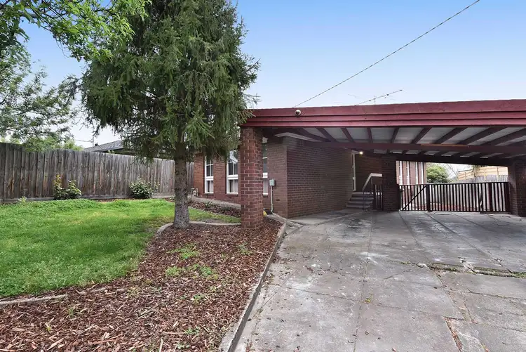 32 Blaxland Drive