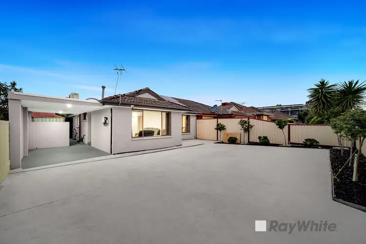1/147 Gladstone Road, Dandenong North VIC 3175