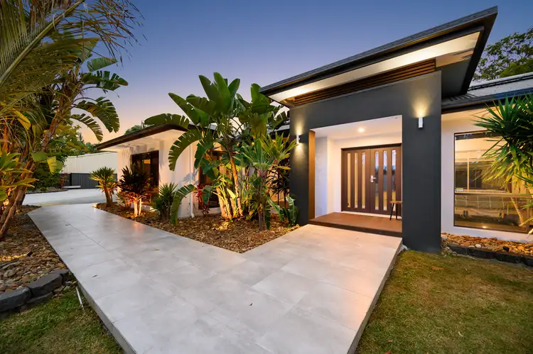 8 Timberlea Court, Helensvale QLD 4212