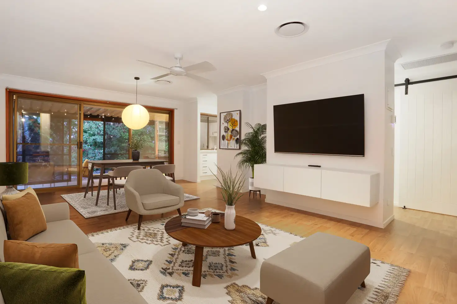 Main view of Homely villa listing, 8/5 Balfour Crescent, Highland Park QLD 4211