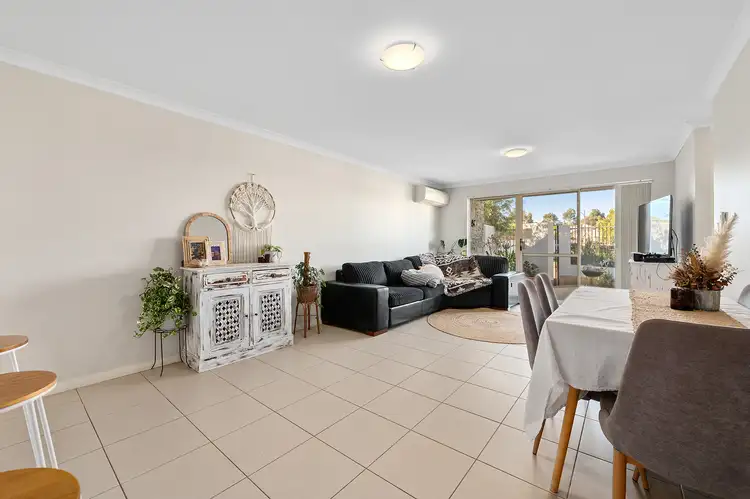 Fourth view of Homely house listing, 10/2 Horsham Crescent, Harrisdale WA 6112