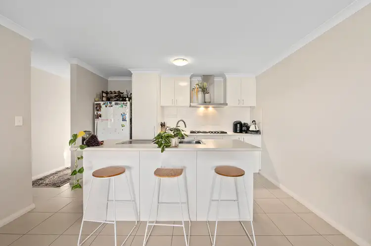 Fifth view of Homely house listing, 10/2 Horsham Crescent, Harrisdale WA 6112