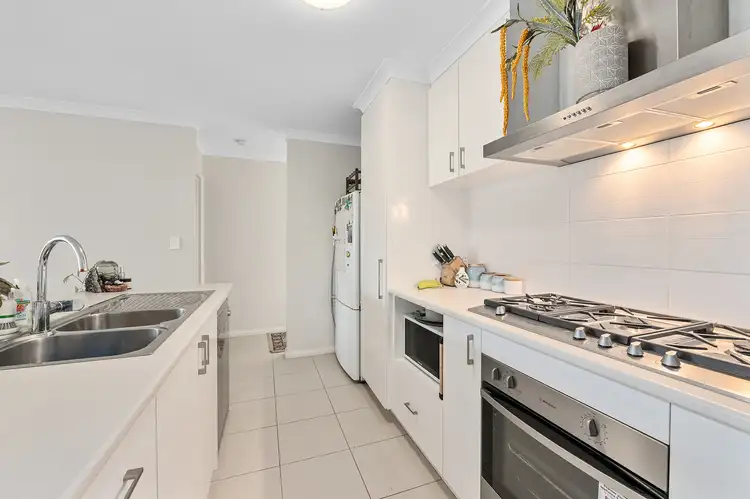 Seventh view of Homely house listing, 10/2 Horsham Crescent, Harrisdale WA 6112