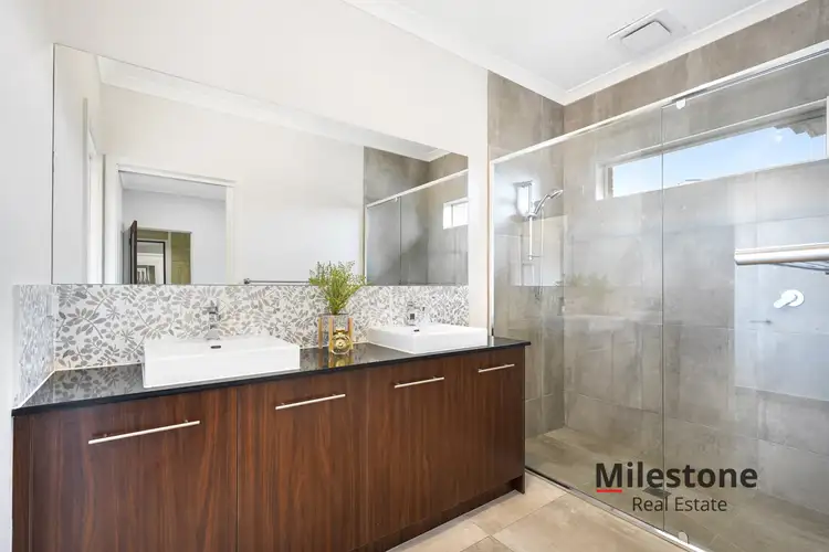 Third view of Homely house listing, 5 Kingscliff Avenue, Clyde VIC 3978