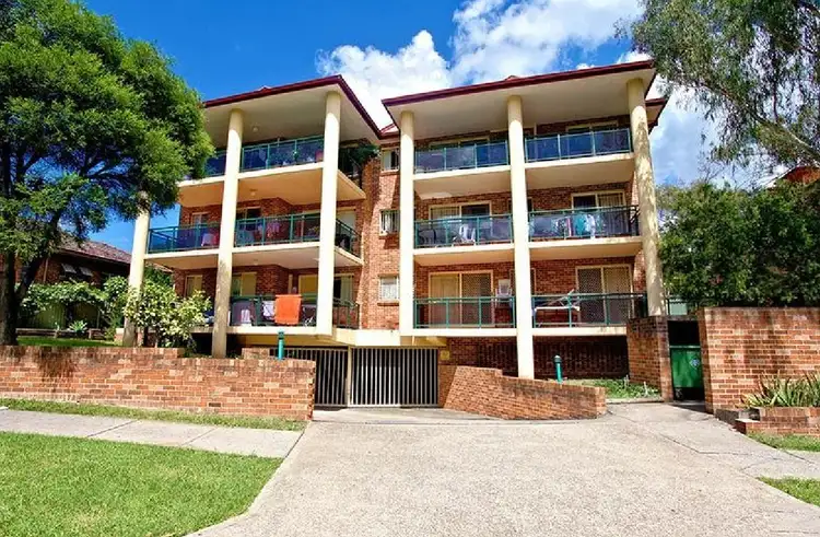 Main view of Homely unit listing, 13/11 Milton St, Bankstown NSW 2200