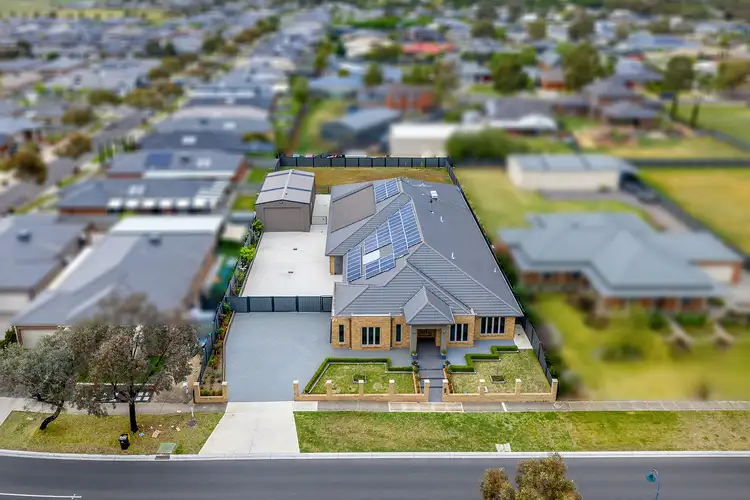 10 Parkleigh Drive, Kurunjang VIC 3337