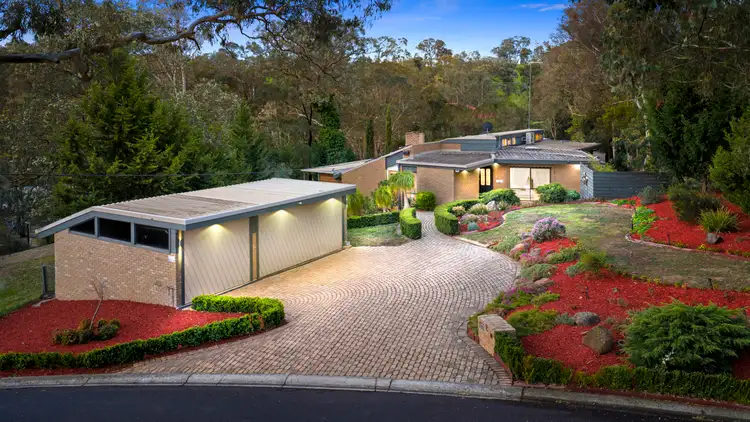 2 Huntingfield Court, Eltham VIC 3095