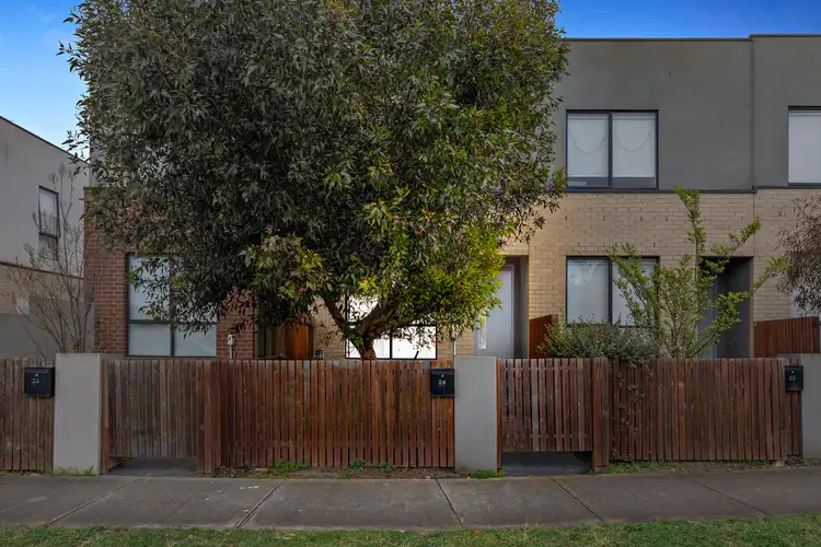24 Queen Circuit, Sunshine VIC 3020
