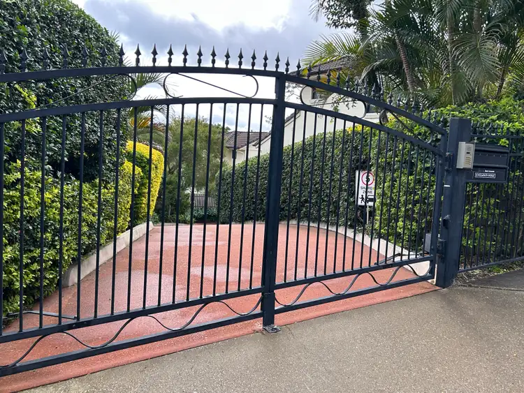 Second view of Homely townhouse listing, 4/10 Mcilwraith Avenue, Balmoral QLD 4171