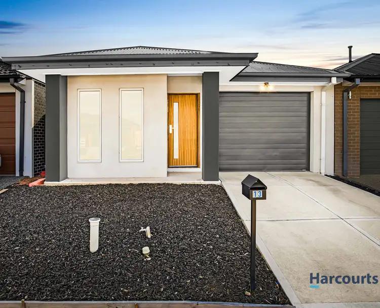 13 Maclaren Drive, Melton South VIC 3338