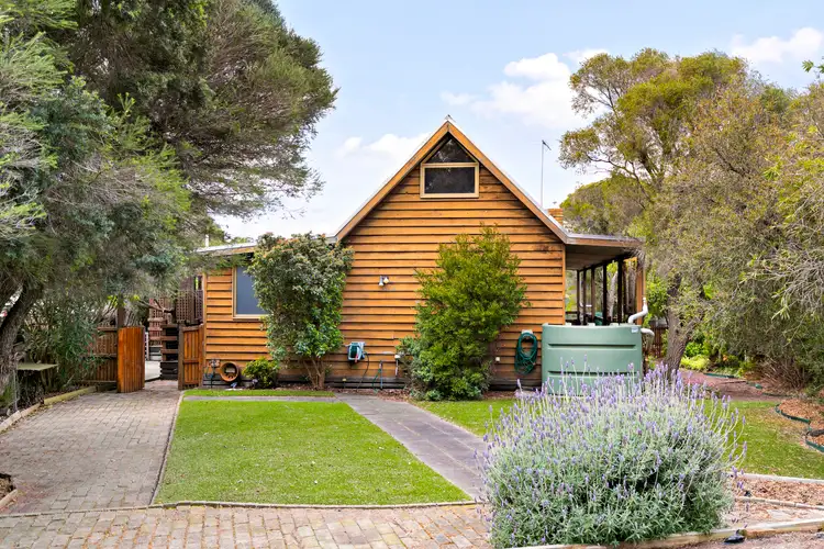 6 Webb Close, Meadow Heights VIC 3048