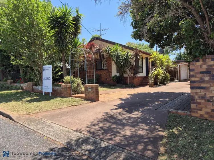 25 Welcombe Avenue, Rockville QLD 4350