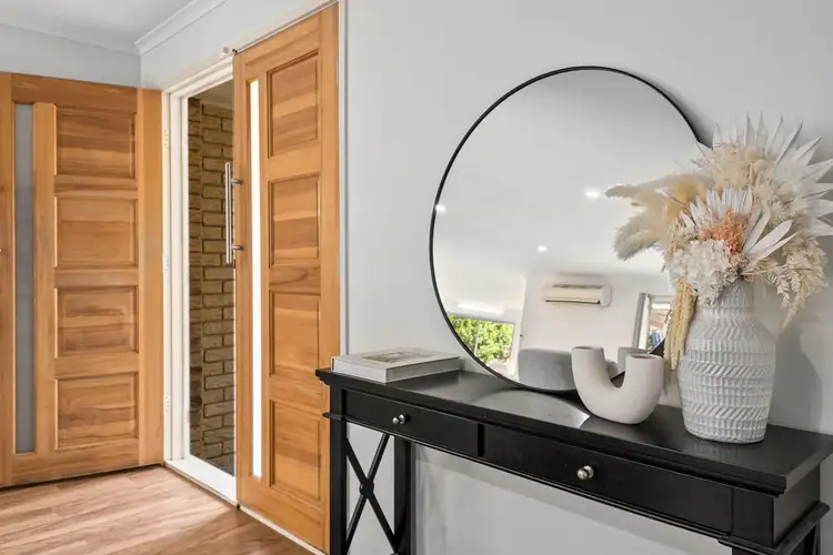 8 Kookaburra Place, Doolandella QLD 4077