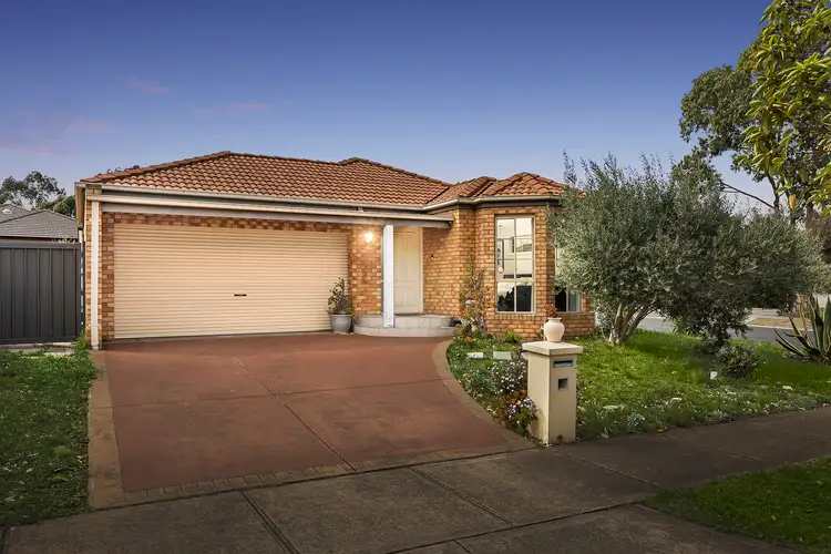 7 Counihan Avenue, Caroline Springs VIC 3023