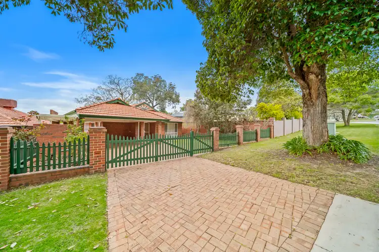 5 Redcourt Road, Attadale WA 6156