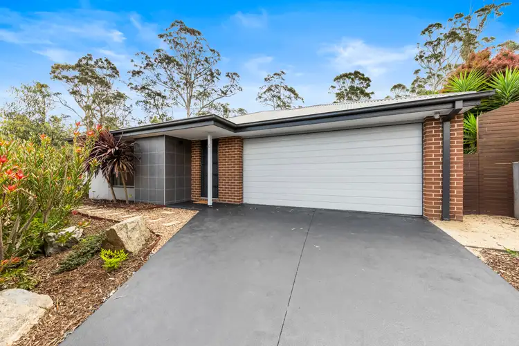 Second view of Homely house listing, 6 Water Cress Court, Drouin VIC 3818