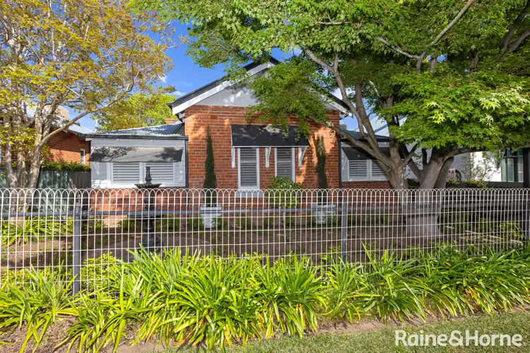 52 Flinders Street, Turvey Park NSW 2650