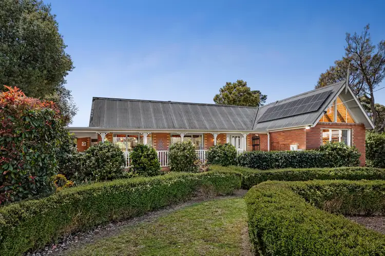 49 White Avenue, Romsey VIC 3434