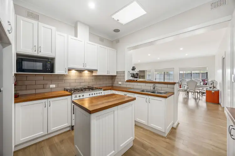 124 AVENUE RD, Clarence Gardens SA 5039