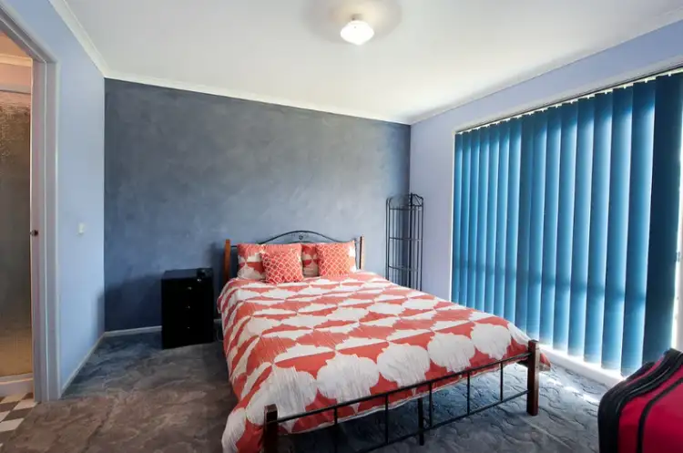 Fifth view of Homely house listing, 10 Darri Drive, Springdale Heights NSW 2641